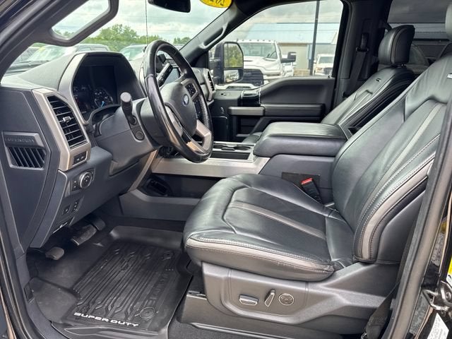 2022 Ford F-450SD Platinum