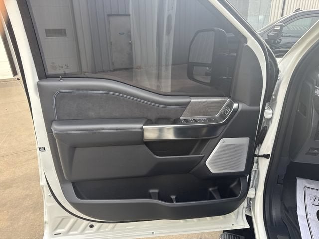 2025 Ford F-450SD Platinum