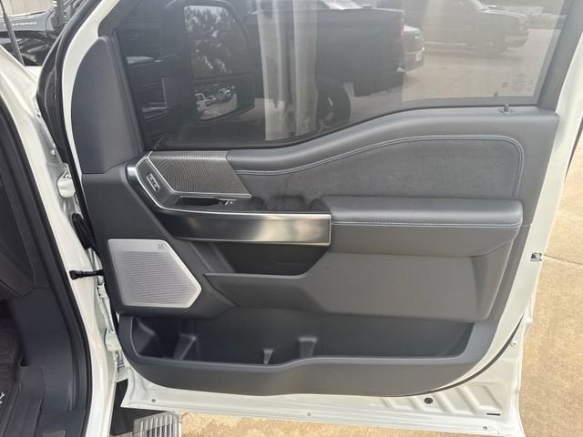 2025 Ford F-450SD Platinum