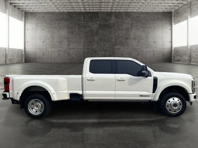 2025 Ford F-450SD Platinum