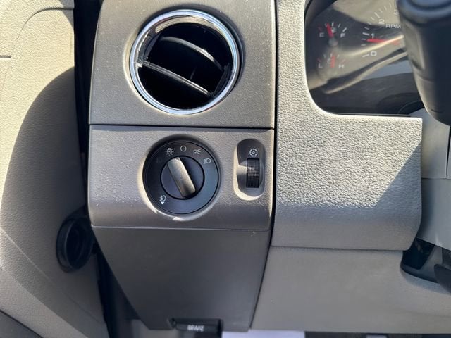2006 Ford F-150 Base