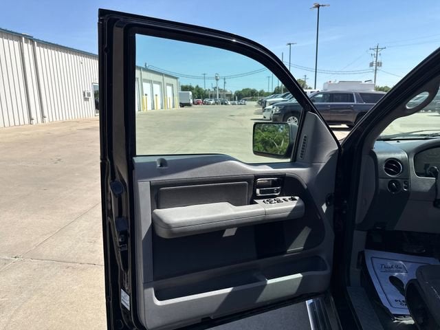 2006 Ford F-150 Base