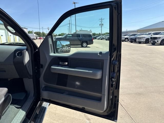 2006 Ford F-150 Base