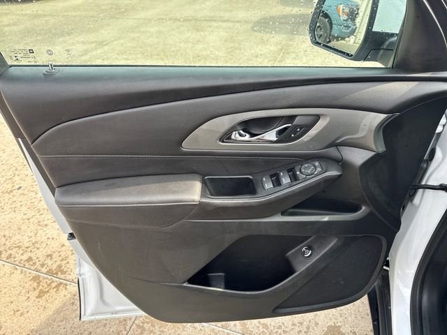 2023 Chevrolet Traverse LT