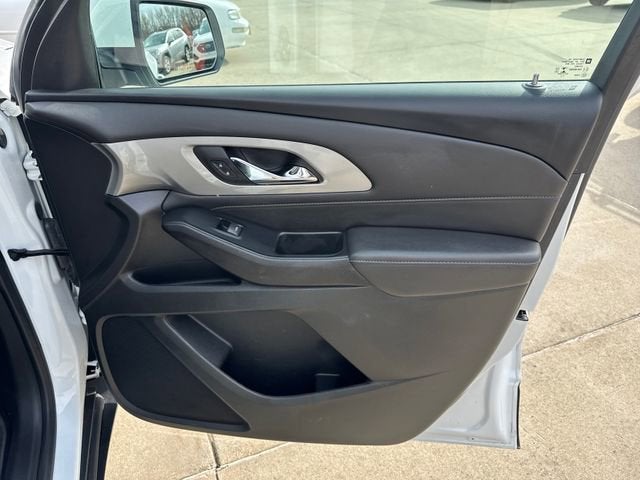 2023 Chevrolet Traverse LT