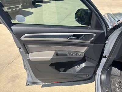 2023 Volkswagen Atlas Cross Sport 3.6L V6 SEL R-Line