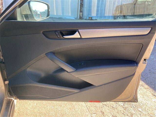 2015 Volkswagen Passat 1.8T SE