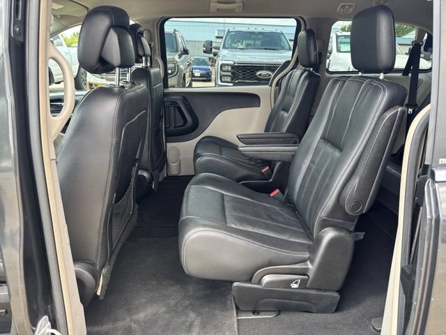 2012 Chrysler Town & Country Touring