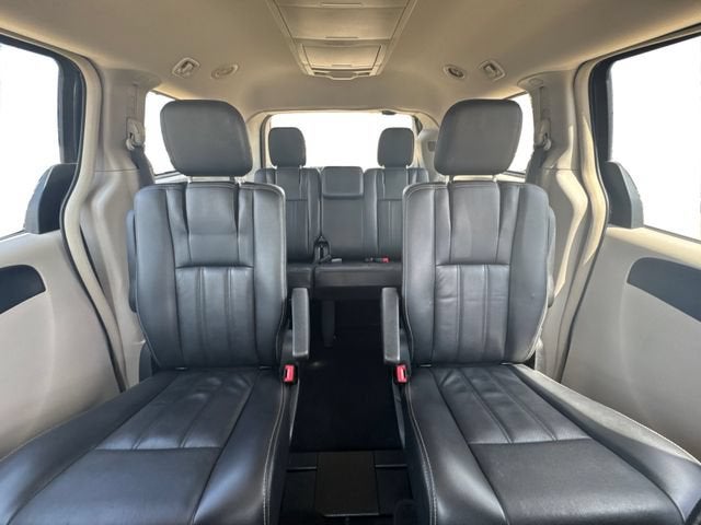 2012 Chrysler Town & Country Touring