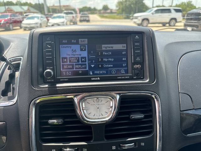 2012 Chrysler Town & Country Touring