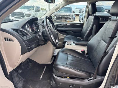 2012 Chrysler Town & Country Touring
