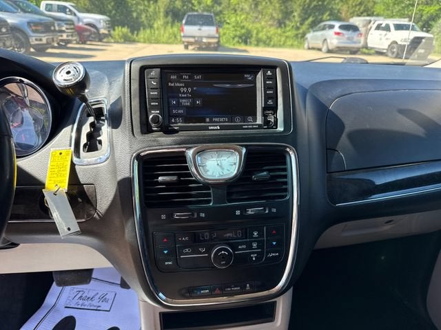 2015 Chrysler Town & Country Touring