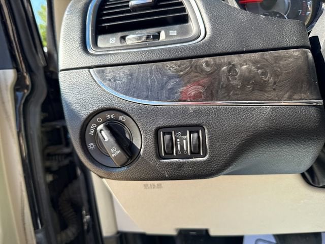 2015 Chrysler Town & Country Touring