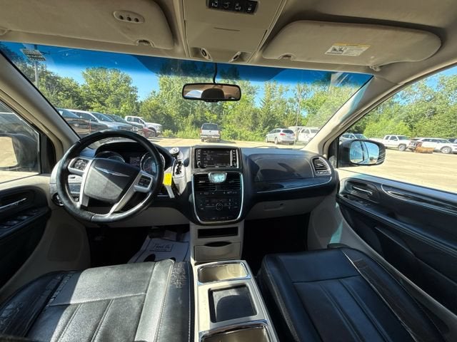 2015 Chrysler Town & Country Touring