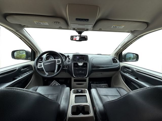 2015 Chrysler Town & Country Touring-L