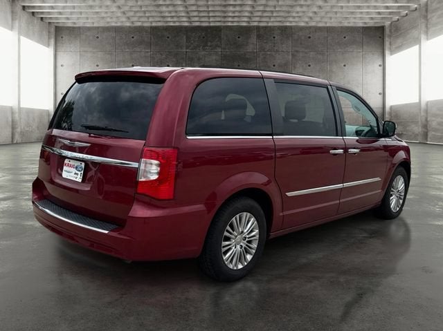 2015 Chrysler Town & Country Touring-L