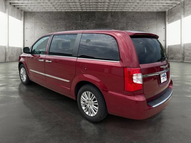 2015 Chrysler Town & Country Touring-L