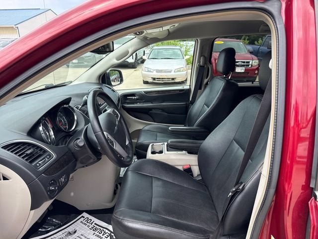 2015 Chrysler Town & Country Touring-L