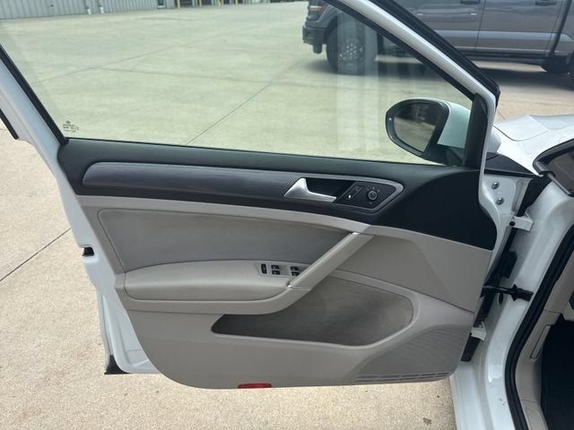 2018 Volkswagen Golf TSI S