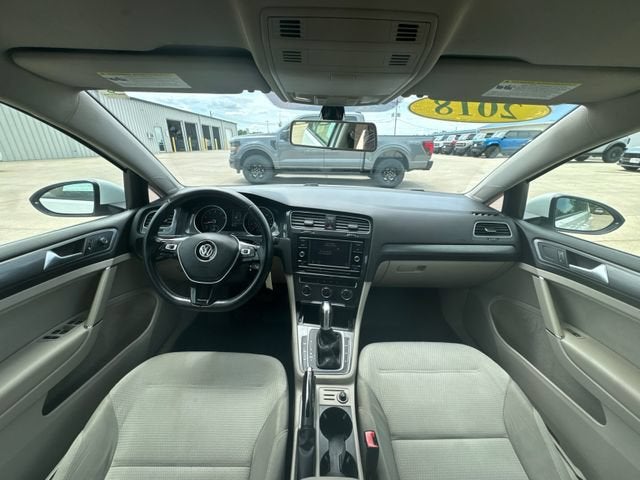 2018 Volkswagen Golf TSI S