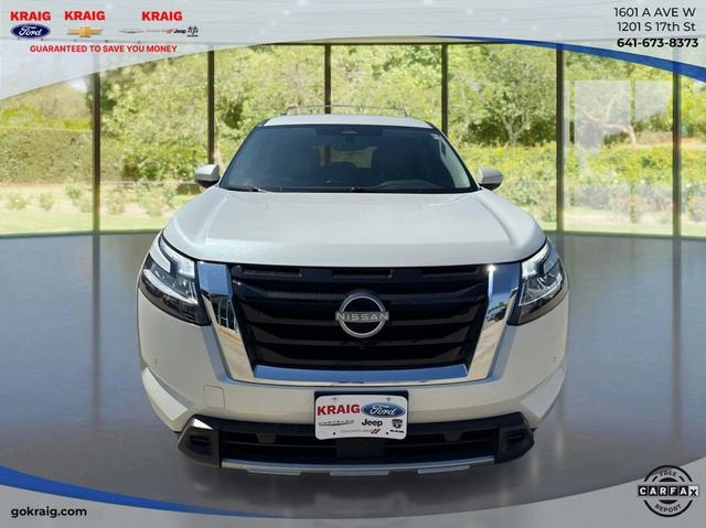 2024 Nissan Pathfinder SL