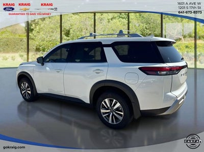 2024 Nissan Pathfinder SL