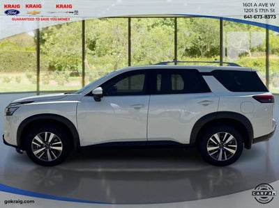2024 Nissan Pathfinder SL
