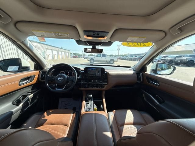 2023 Nissan Pathfinder Platinum