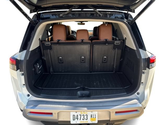 2024 Nissan Pathfinder Platinum
