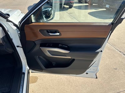 2024 Nissan Pathfinder Platinum
