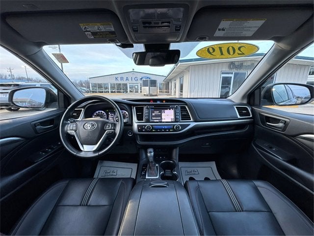2019 Toyota Highlander SE